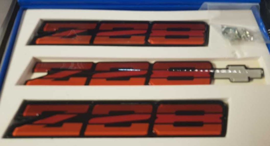 Emblem Kit: Camaro Z28 82-92 ORANGE Shades