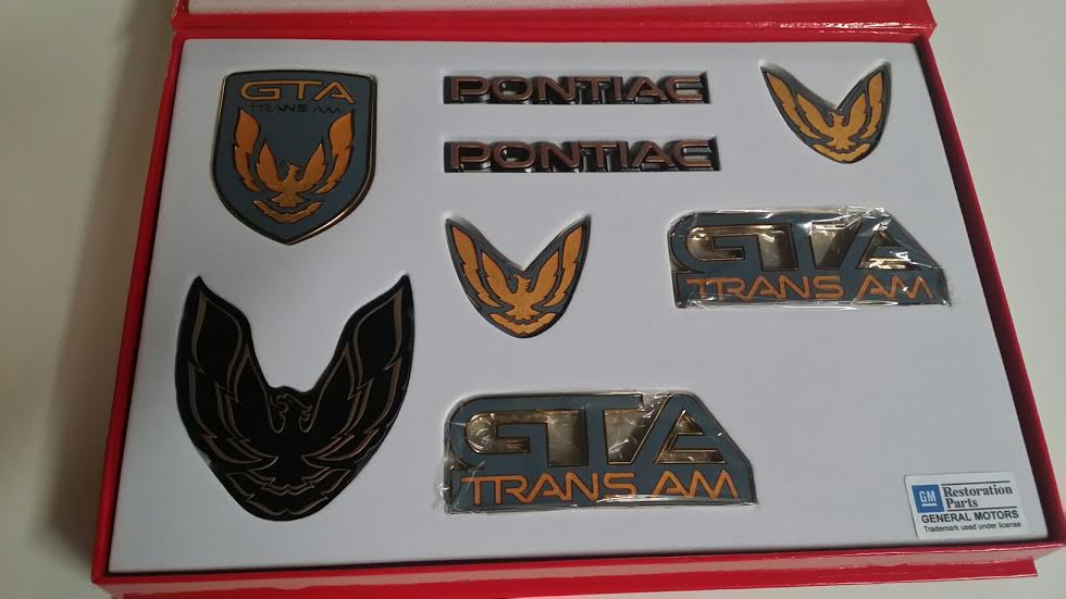 GTA Emblem Kit: 87-90 Grey